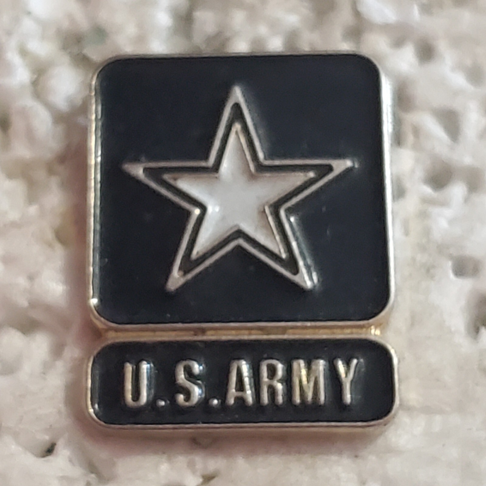 US ARMY Logo Lapel Pin Black Enamel White Star Gold Toned Clutch Back