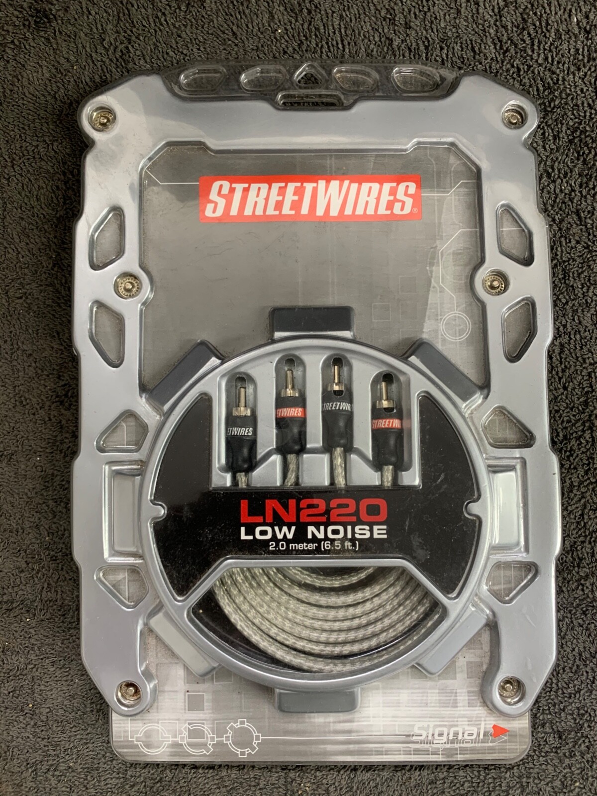 Streetwires LN220 low Noise 2.0 Meter Cable Stereo Speaker