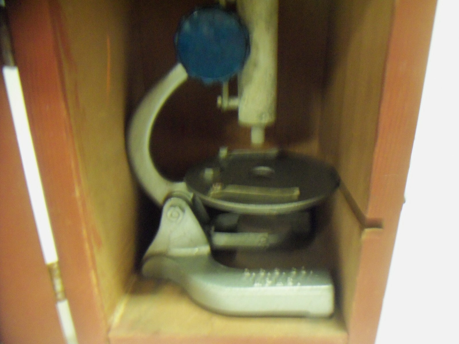 Vintages G.S.S. Co. MPLS. M16 Microscope Unit 75X - 150X Power Elementary Scienc