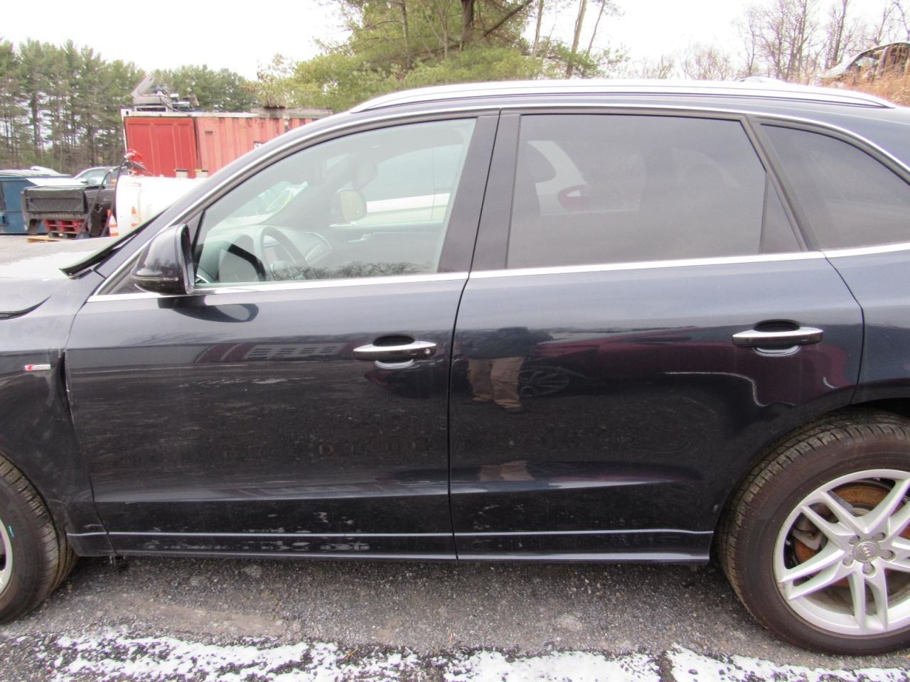Q5 2015 Glove Box 1104746