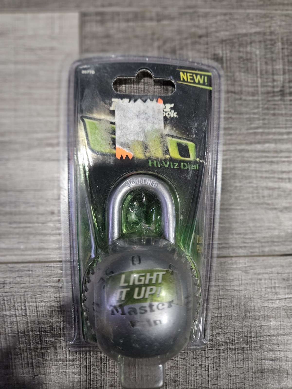 Master Lock GLO Hi-Viz Dial Combination Padlock Light Up Green Dial 2005