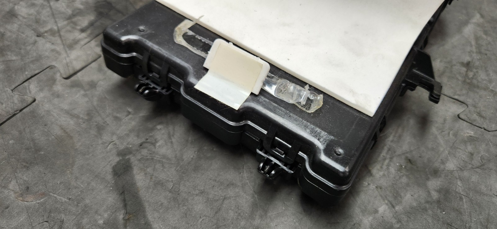 2005-2006 Ford Mustang Body Control Module BCM Computer OEM