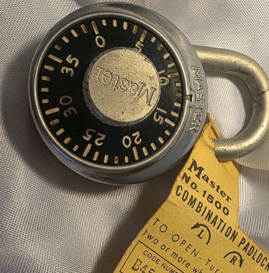 Vintage 1960’s Master Lock Co. No 1500 Padlock with Combination WORKING 3” x 2”