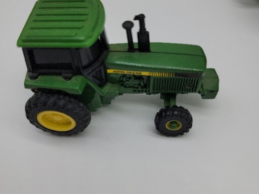 John Deer ERTL Tractors 3140 2510 3 Sizes