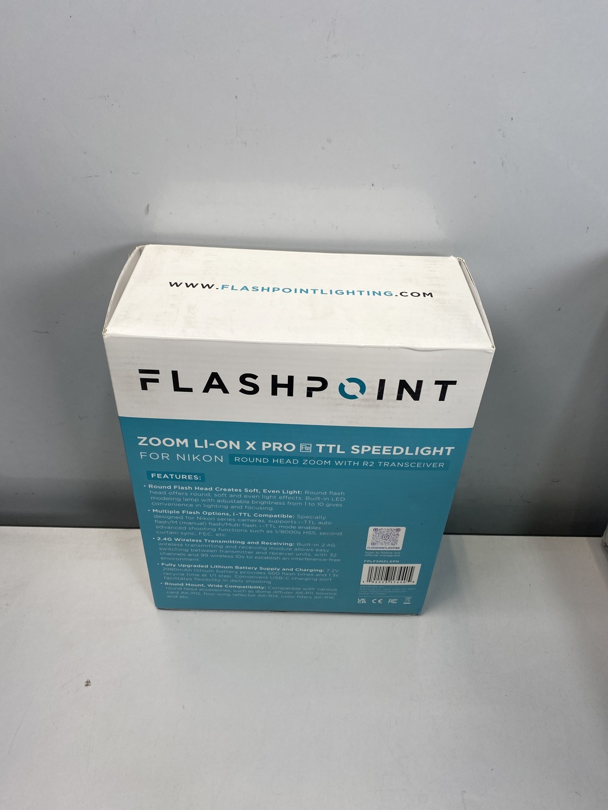 Flashpoint Zoom Li-on X PRO R2 TTL On-Camera Round Speedlight Flash for Nikon