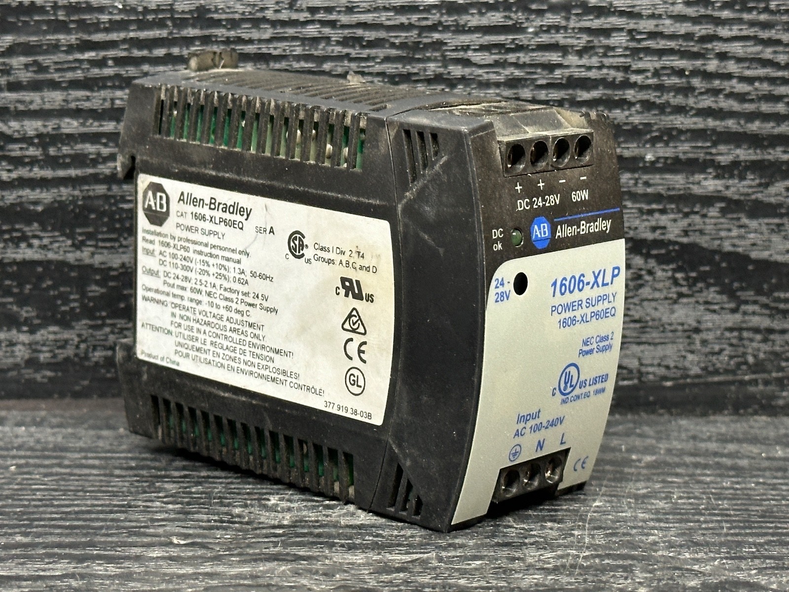 Allen Bradley 1606-XLP60EQ 1606-XLP Sola AC DC Power Supply 24VDC 2A 60W