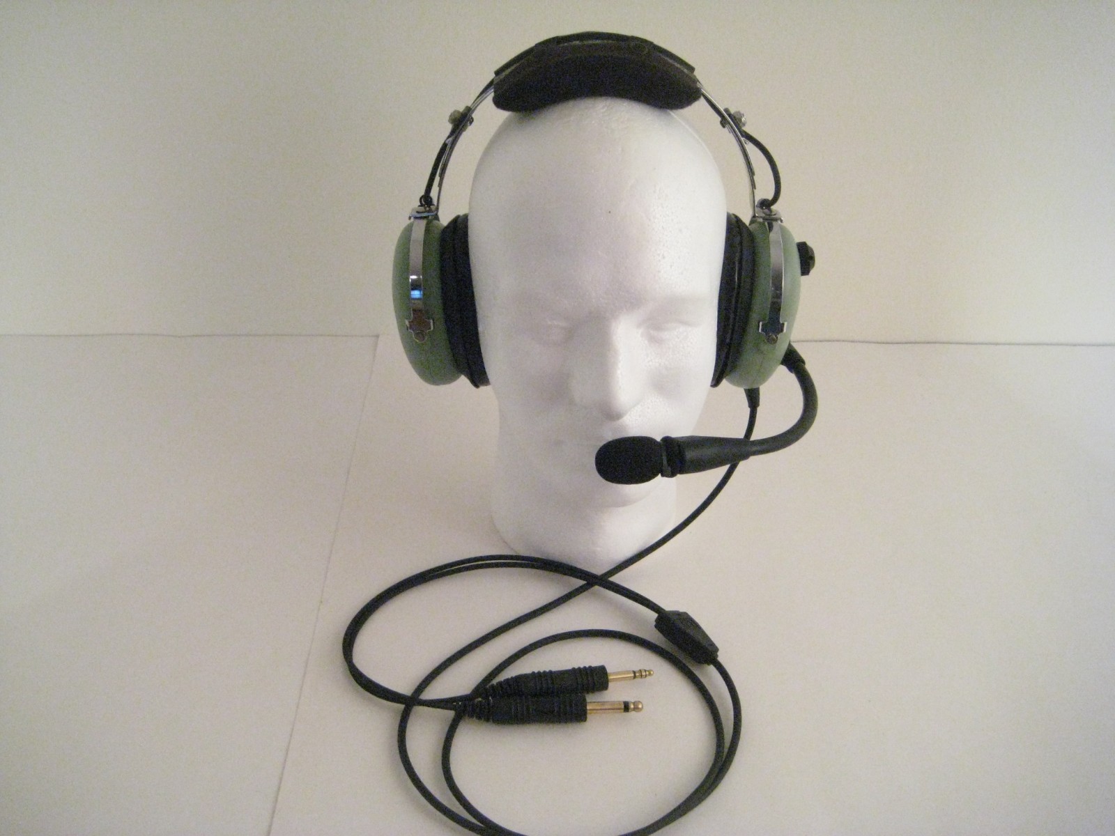 David Clark H10-13.4 Remanufactured General Aviation Headset with Volume Control
