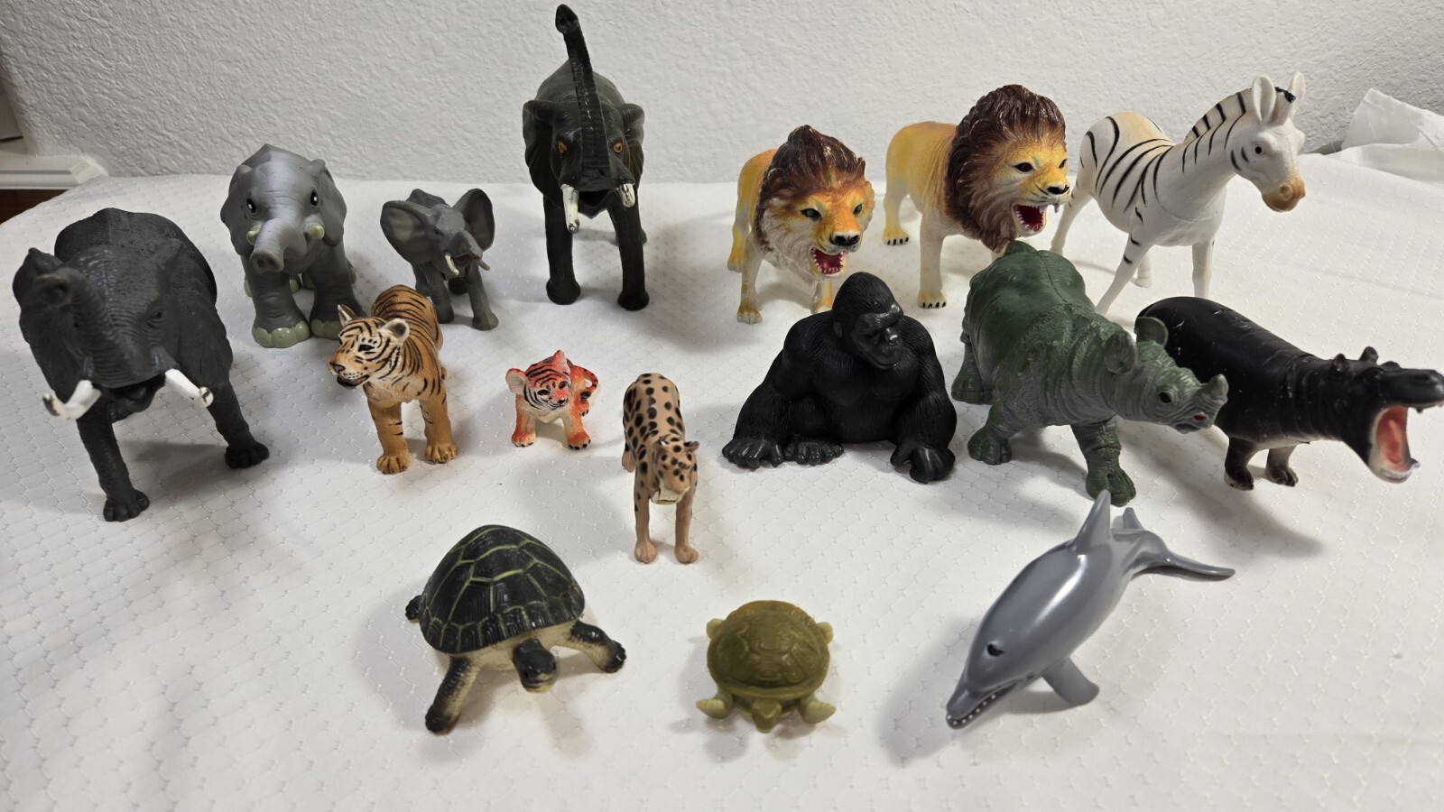 Vintage 1980s Plastic Animal Lot Nature Zoo Elephant Rhino Hippo Lion Turtle toy
