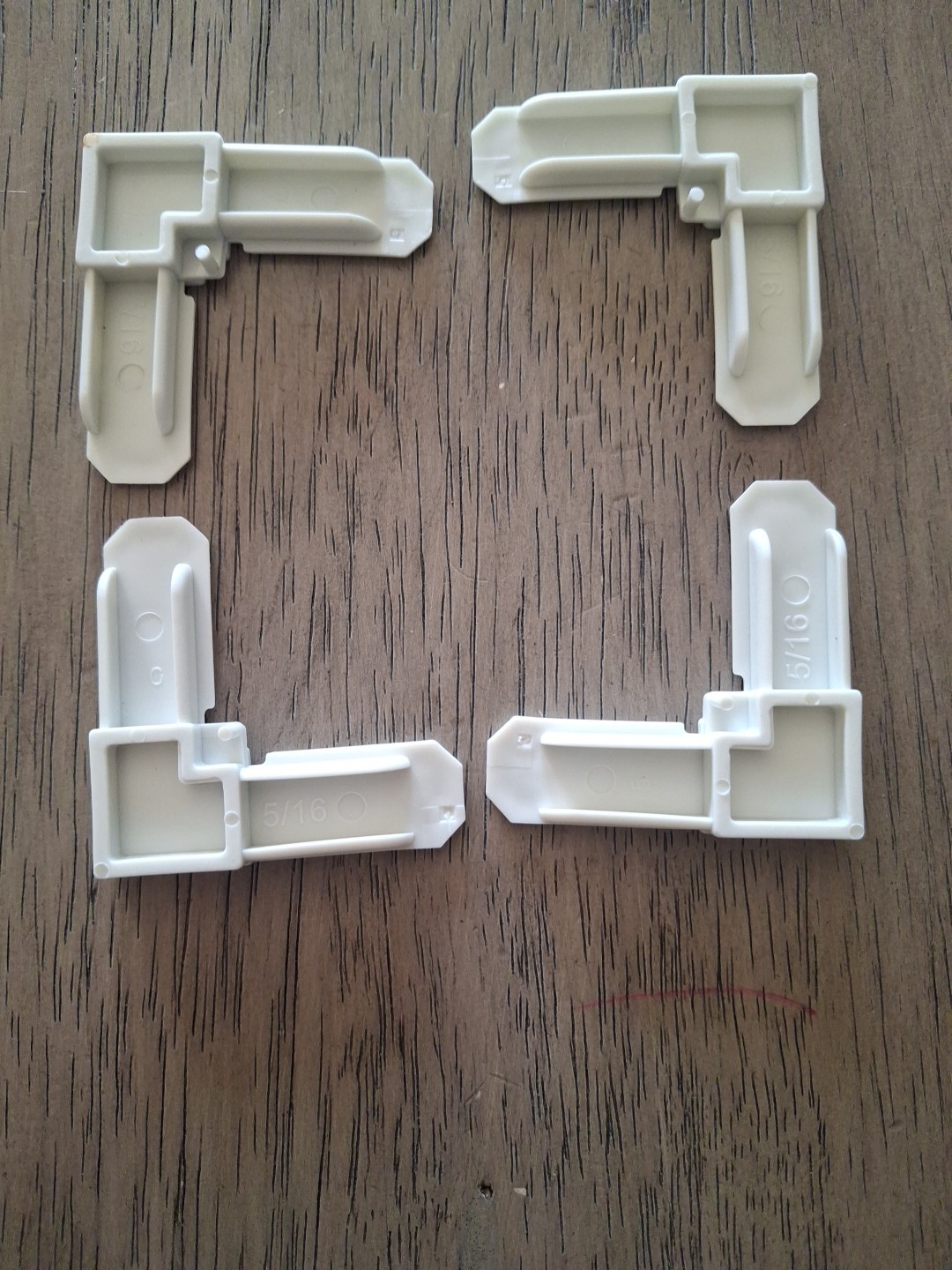 (8-Pk) Prime-Line Screen Frame Corners Plastic White 5/16"