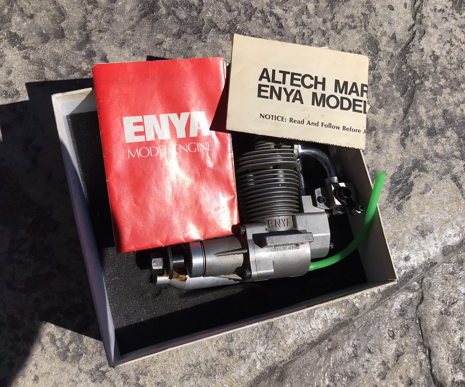 Vintage Enya 120-4C RC Remote Control Engine In Moki Box