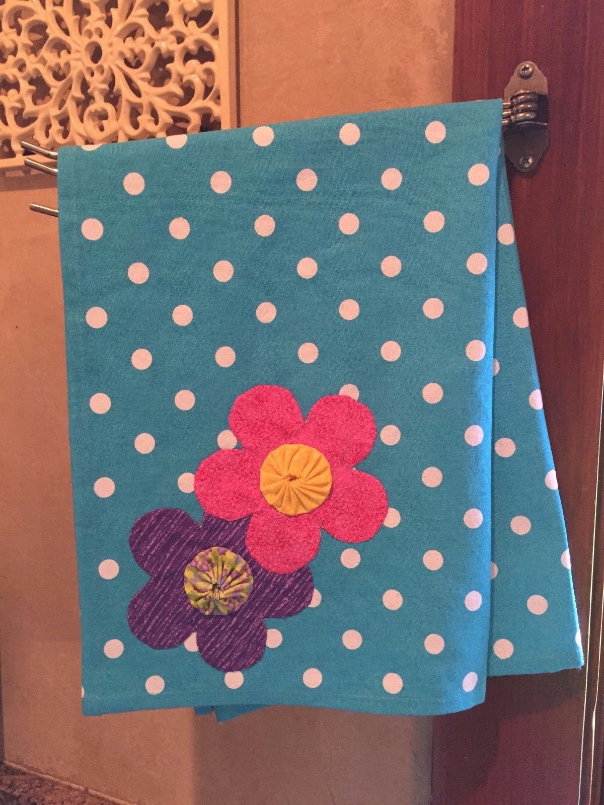 Dottie Daisy Dishtowel Applique Kit from Sunnyside Quilts, Dunroven Towel