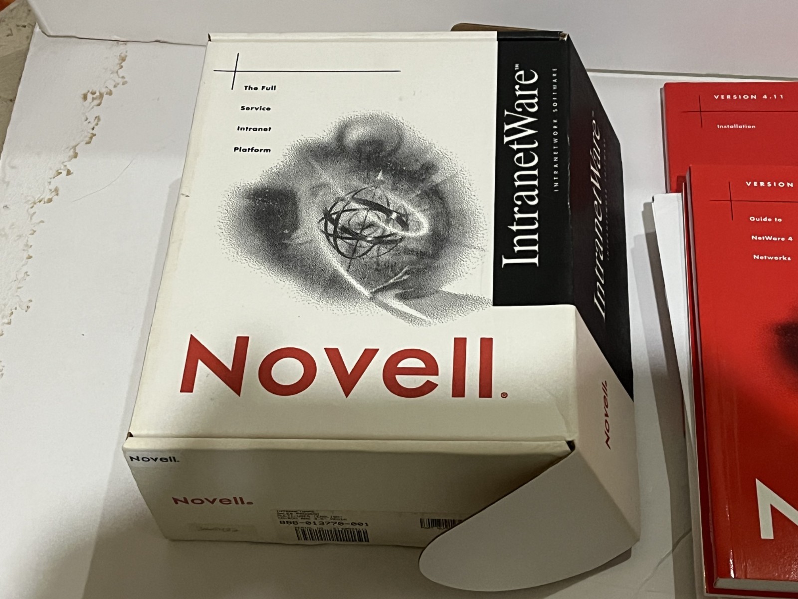 Novell Intranetware 4.11 Sales Kit Multi User Original Box Kit CD and Diskette