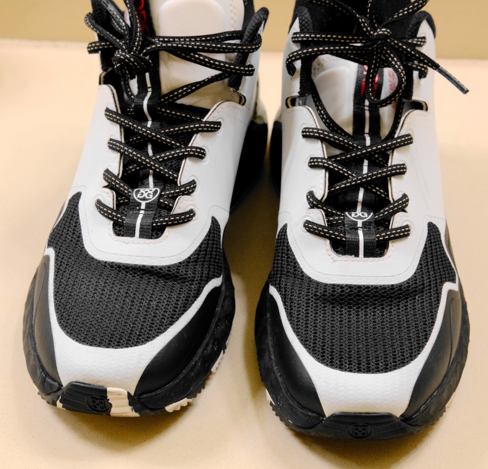 G/Fore GFORE Men's 10 MG4+ Mid Top Golf Shoe Black And White Spikeless