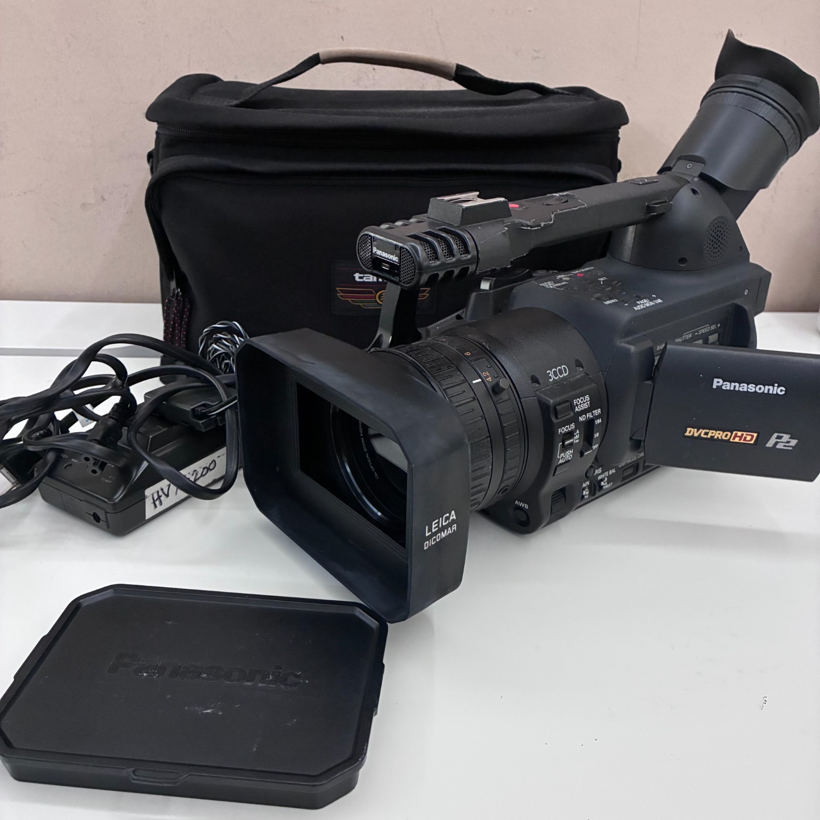 Panasonic AG-HVX200 Camcorder -Charger and Battery Included-