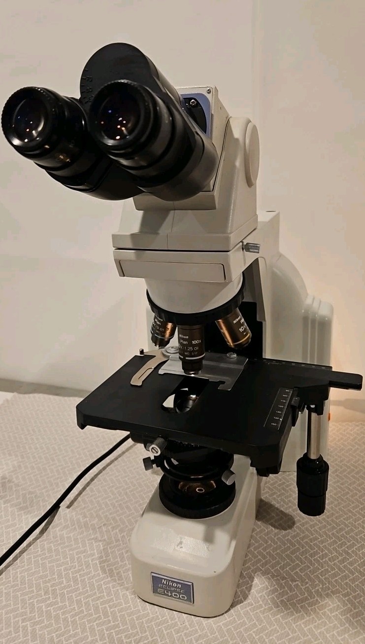 Nikon Eclipse E400 Biological Microscope w/ 100x, 10x and 40x Objectives Y-Tex