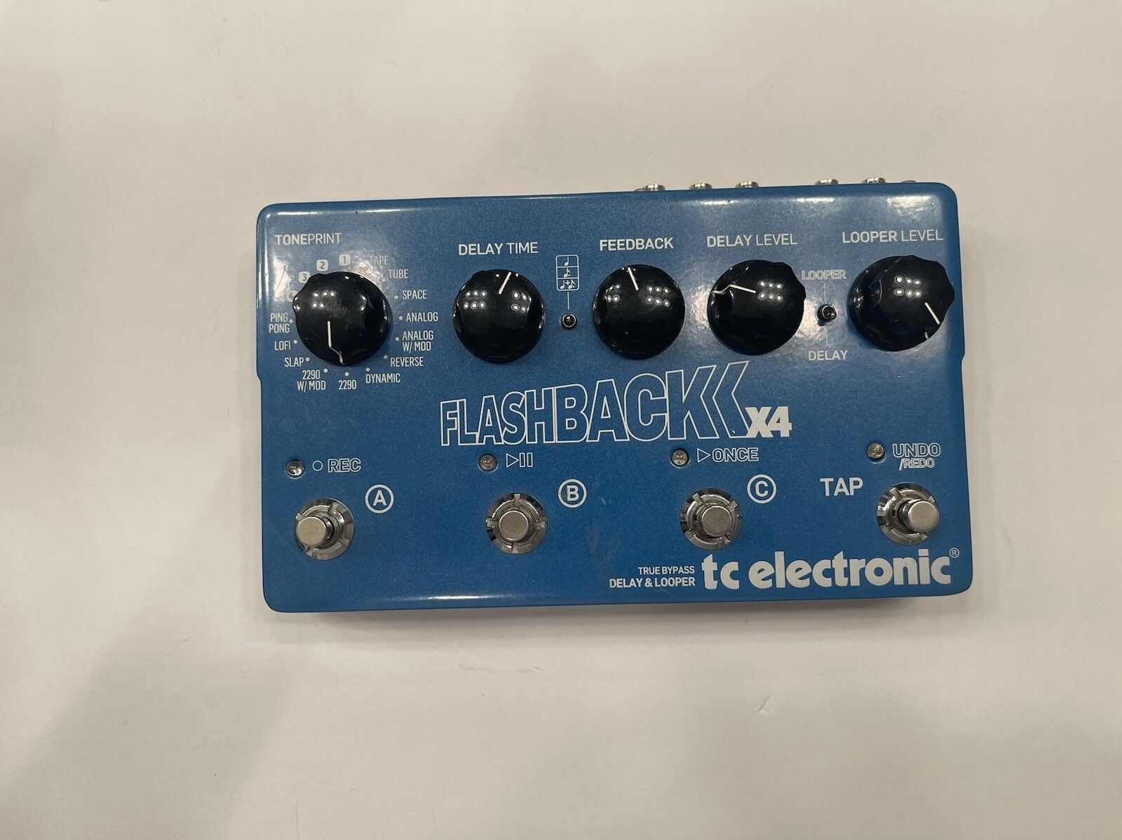 TC Electronic Flashback X4 Delay & Looper True Bypass Guitar Effect Pedal + Box