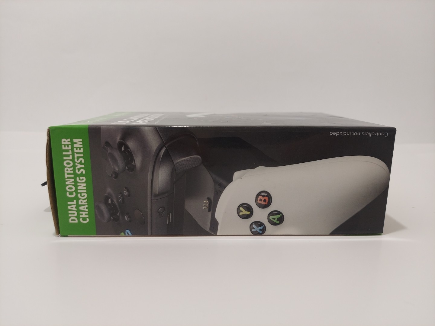 INSIGNIA DUAL CONTROLLER CHARGING SYSTEM FOR XBOX SERIES X|S , UNIT TESTED CLEAN
