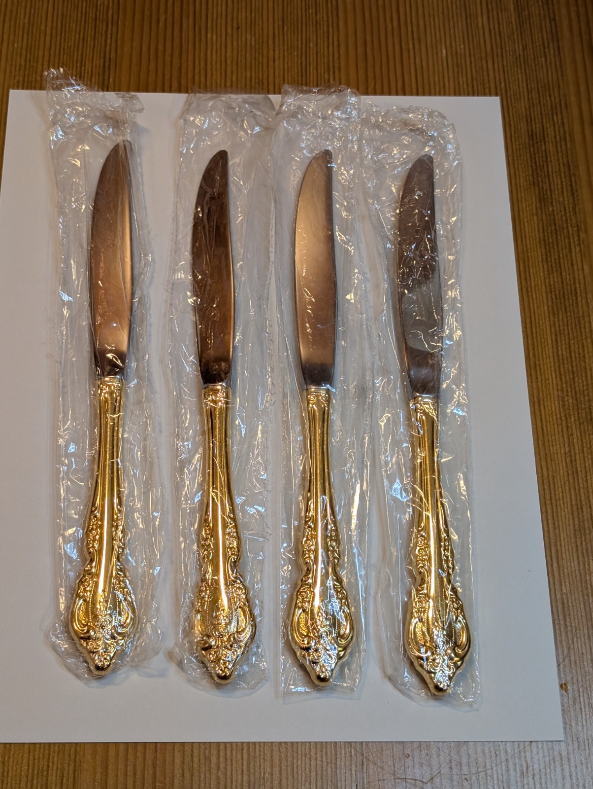 NEW Oneida Community GOLDEN BRAHMS Gold Electroplate Lot of 4 Dinner Knives 9"