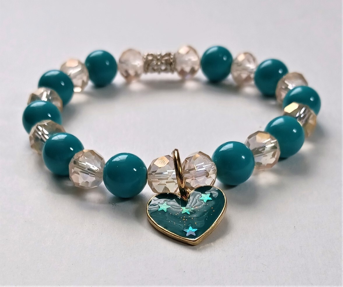 Fashionable and Elegant Chic Teal Heart Charm Beaded Bracelet