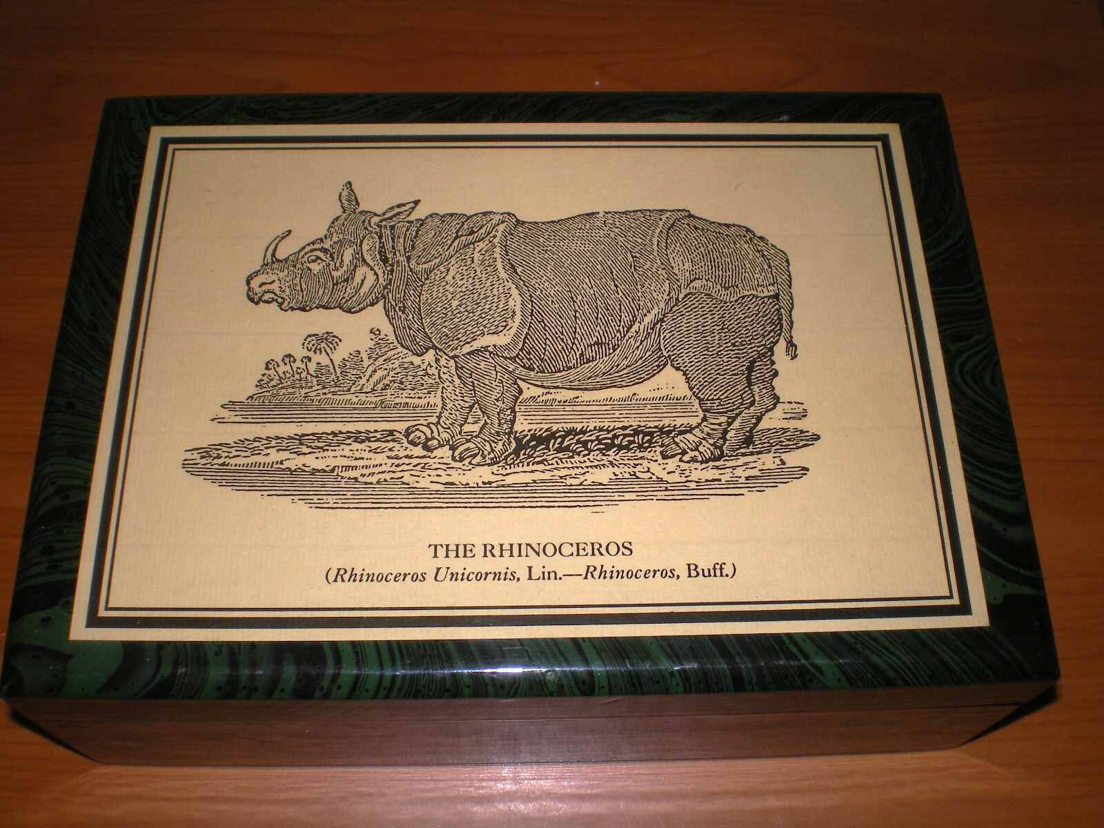 Vintage Green & Black Lacquer Hinged Trinket Jewelry Box RHINOCEROS * Rhino 9x6