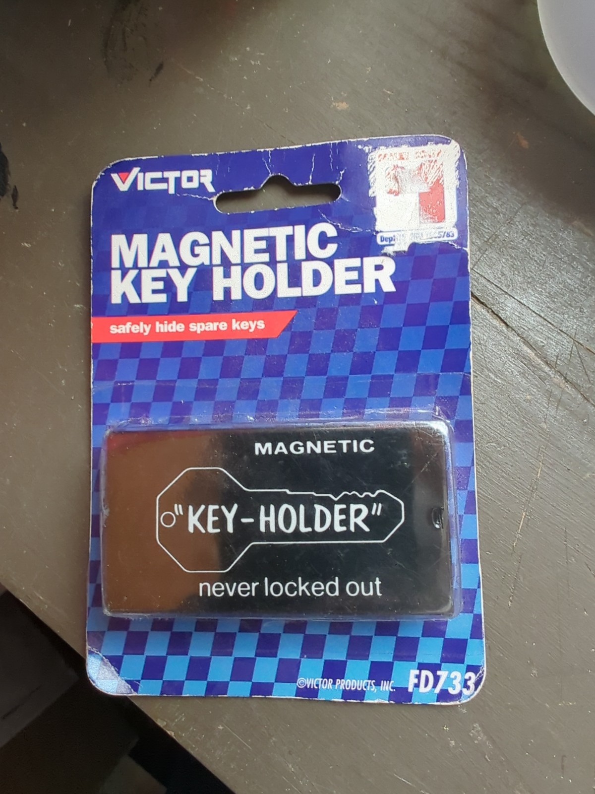 Vtg Magnetic Metal Key Locker Container Small Rectangle Black White Hideaway