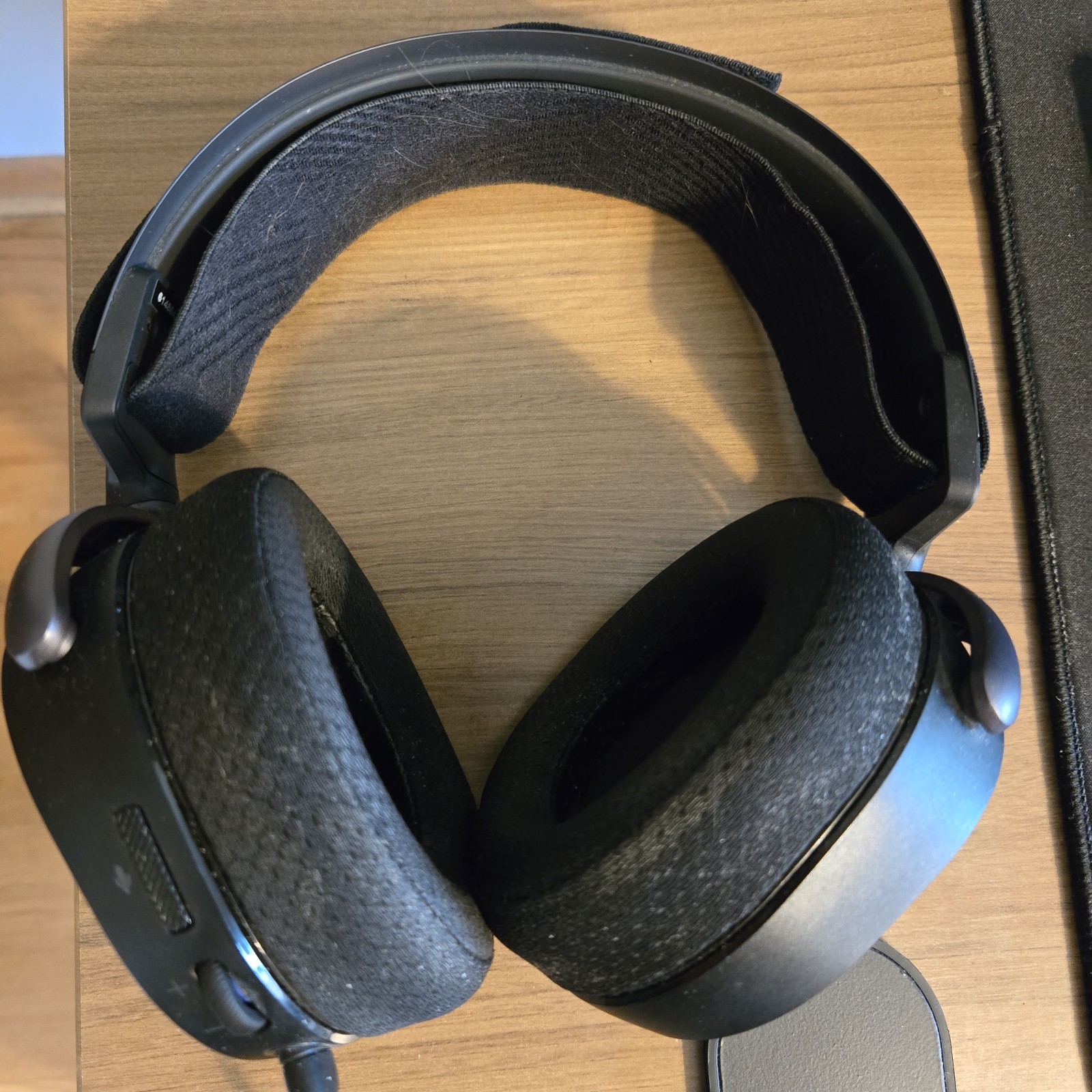 SteelSeries Artic Pro Wierd USB Over-Ear Headset Black Vol Control