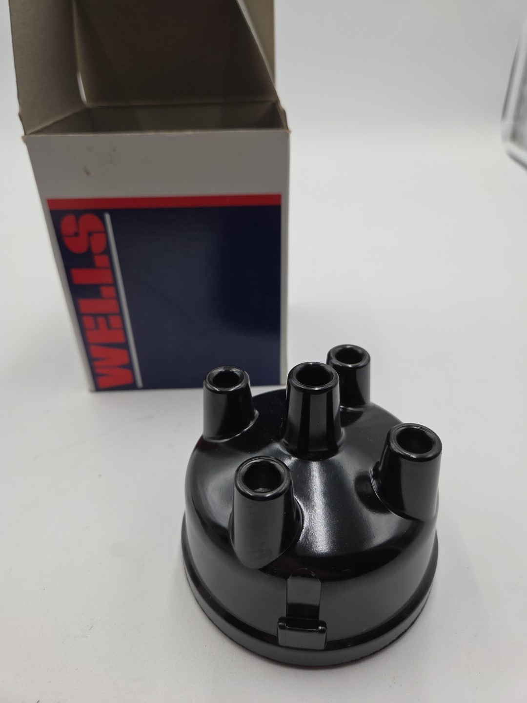 1950'S-'63 FORD TRACTOR Distributor Cap Wells F926 (N.O.S.)