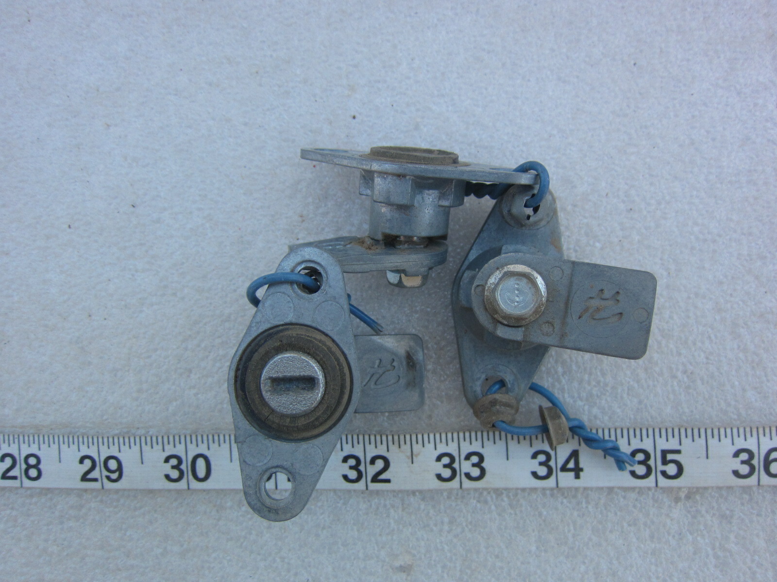 Hoffmann Wiegmann EDI Slotted Screwdriver Cam Panel Lock, Used