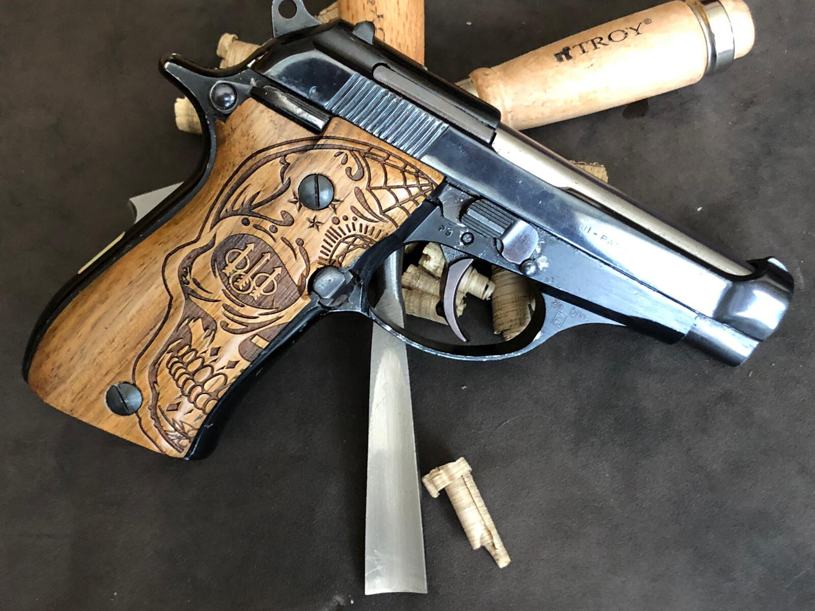 Beretta F81 81FS 81BB 81F F84 Walnut Grips Handmade Skull Pattern A Quality