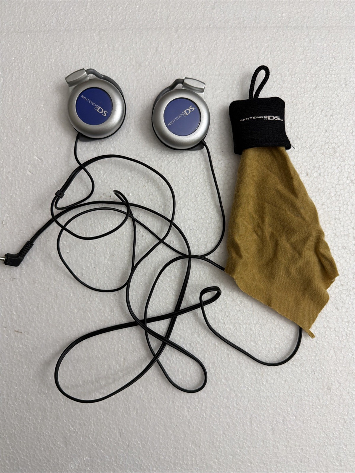 Official Nintendo DS Headphones Blue (work) & Nintendo DS Screen Cloth