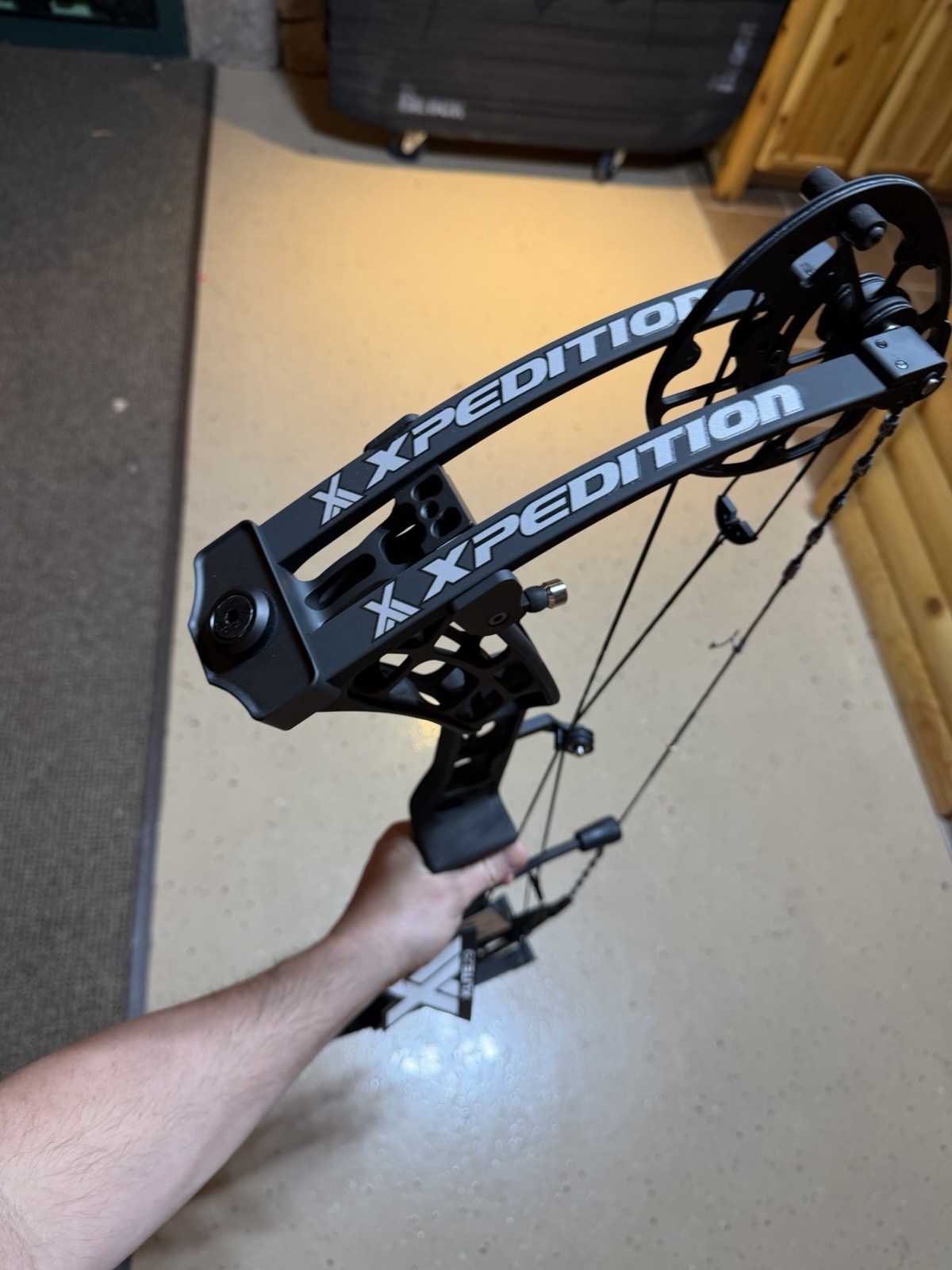 Xpedition Archery XLITE 29. 29/60 RH Compound Bow