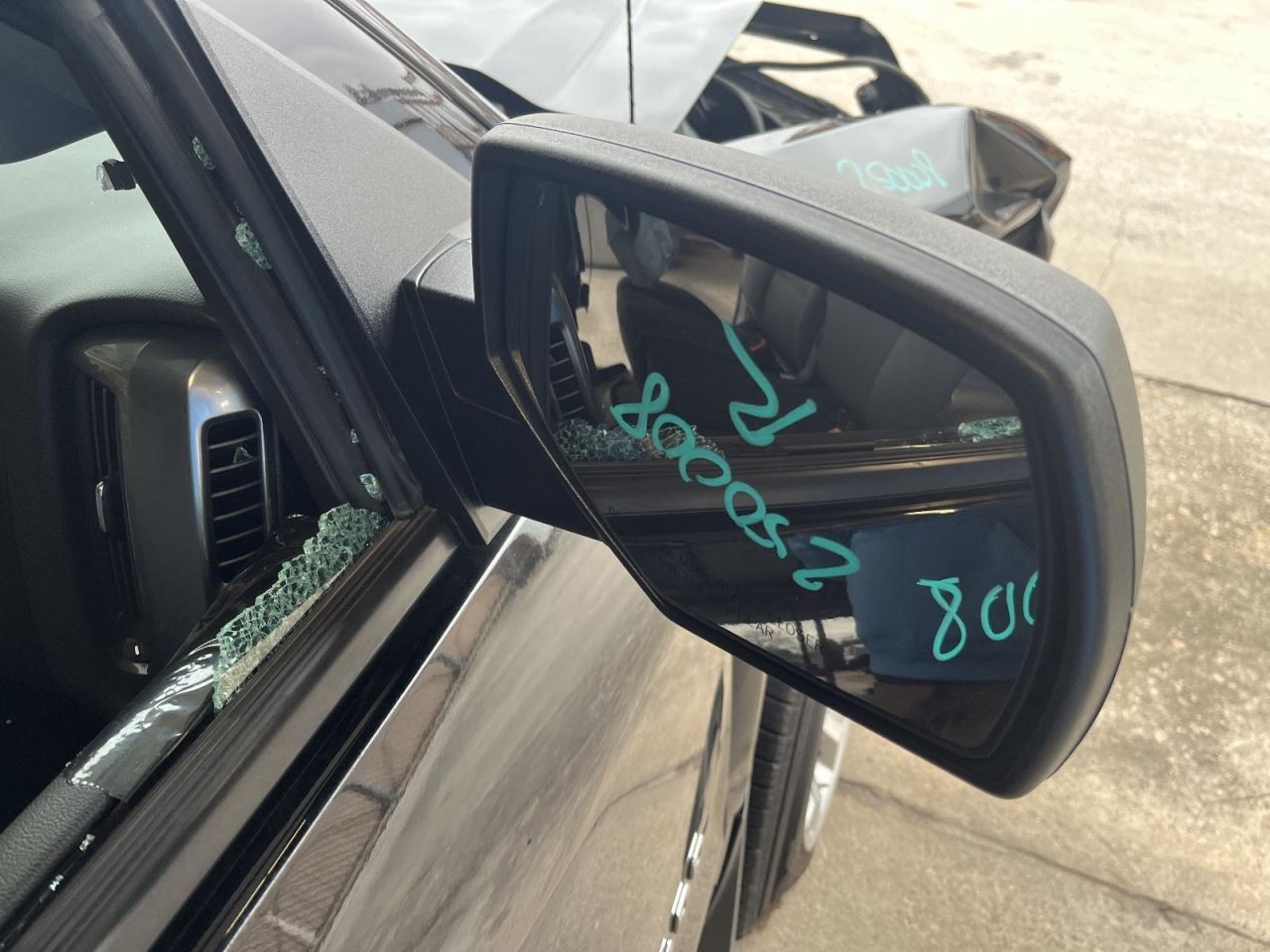 SILVRDO15 2014 Glove Box 67286