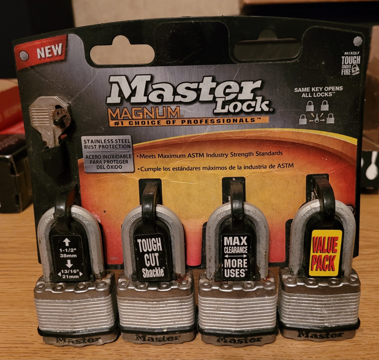 Master Lock M1XQLF Magnum 4 Pack  1-1/2in Padlocks W/2 Keys Keyed Alike