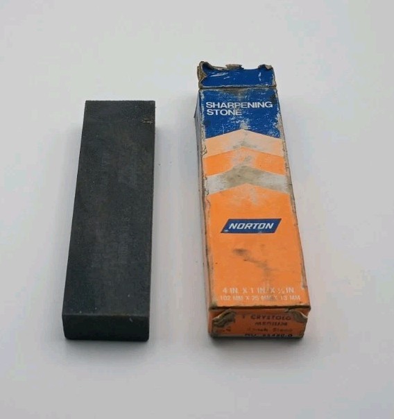 Vintage Norton Medium Sharpening 4" x 1" x 1/2" Bench Stone 85480-0