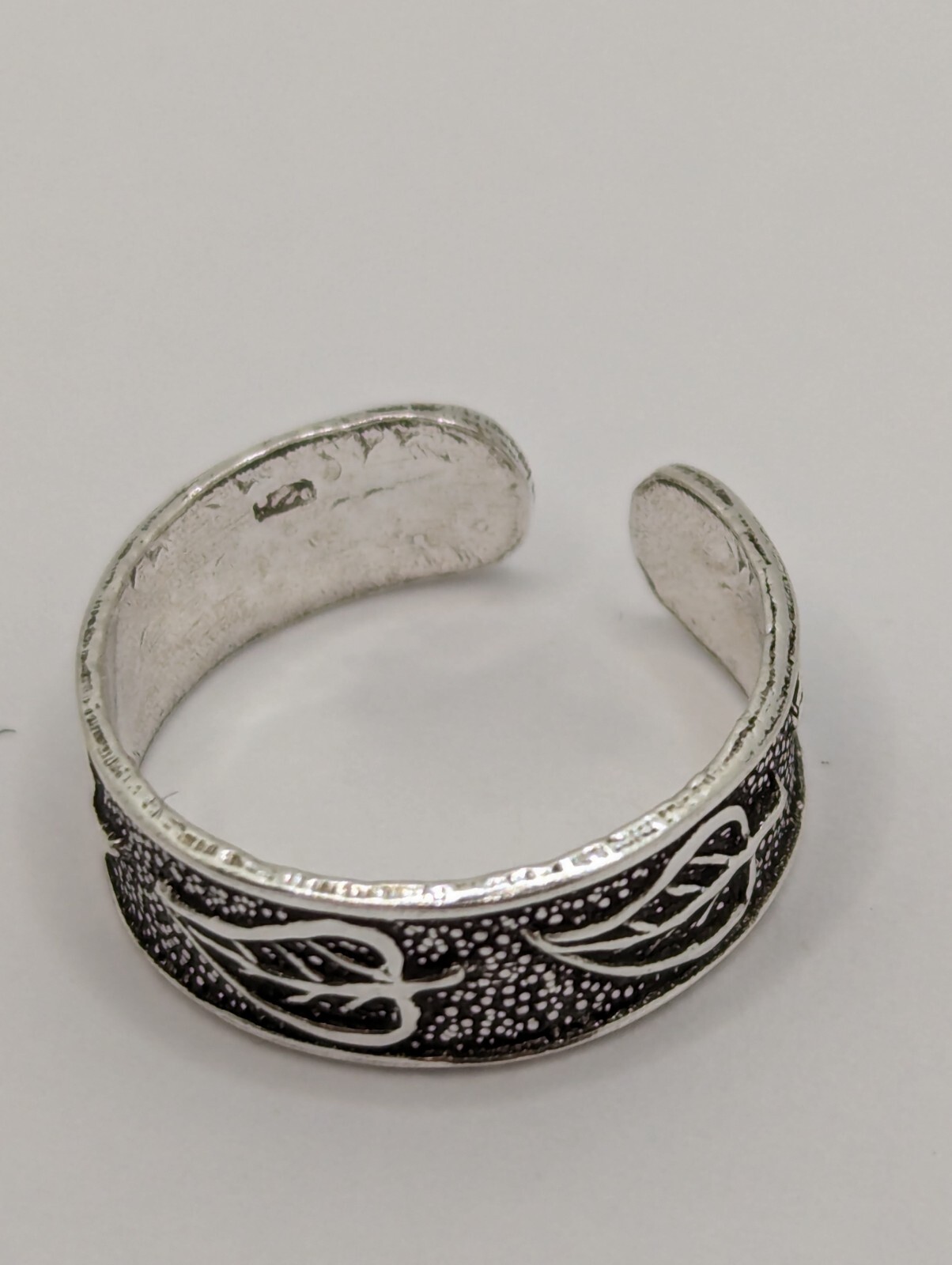 Sterling Silver Toe Ring Leaf Design. Nature Theme. Adjustable Size. 925 Silver.