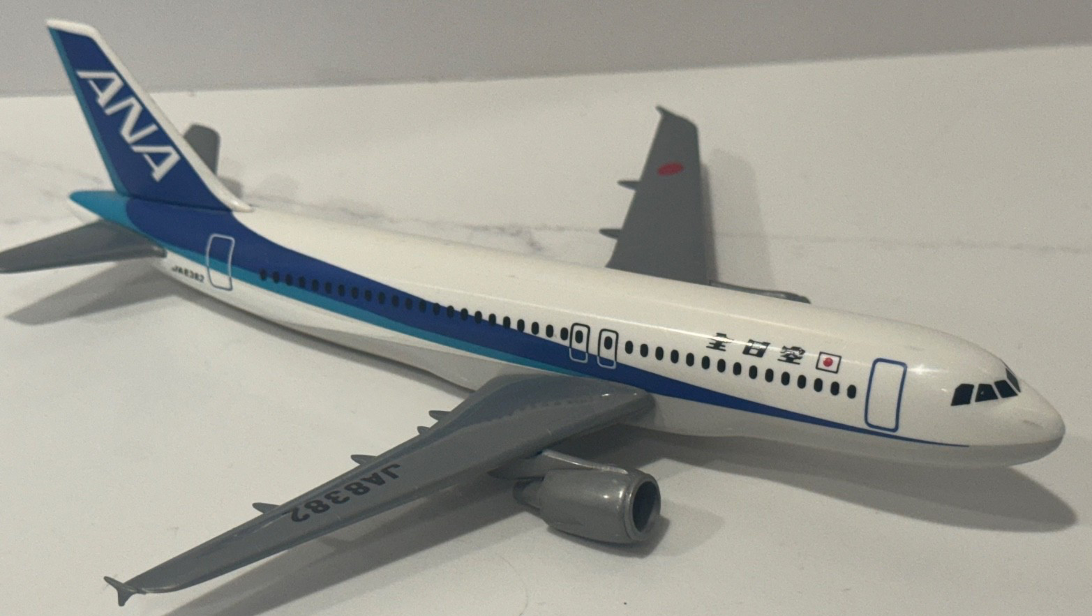 7.25" AIRBUS JET ALL NIPPON AIRWAYS ANA AIRPLANE DESKTOP MODEL NO STAND