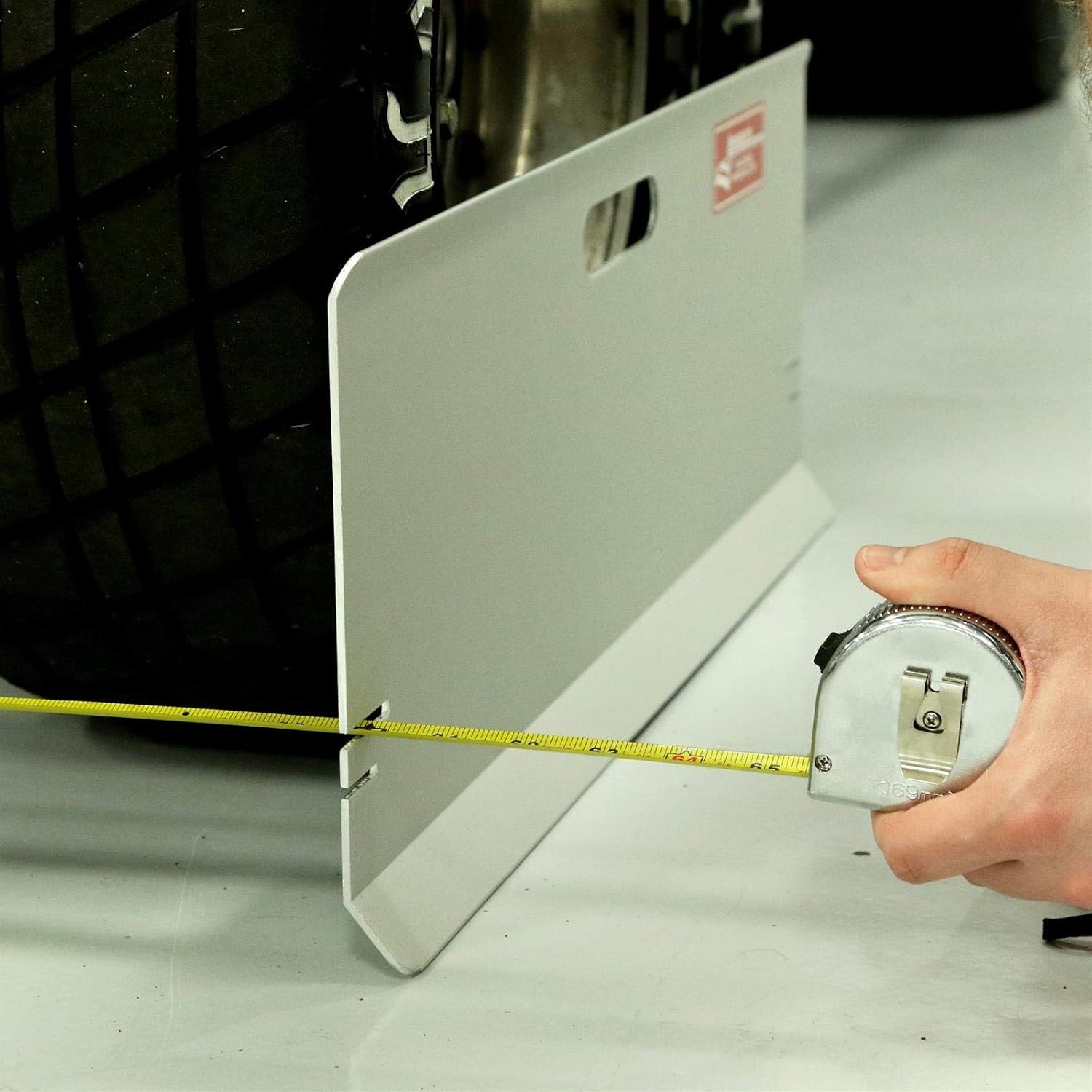 Integrated Magnet Toe-in Plates for Precision Adjustments