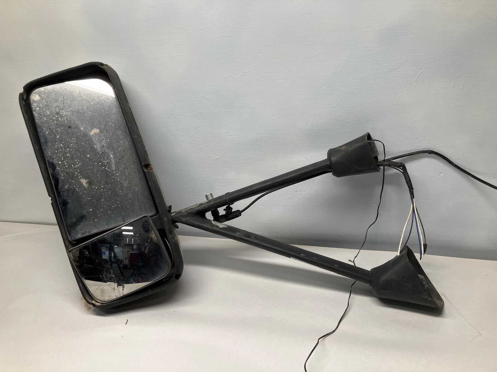 1990-2010 Kenworth T600 POLY Left/Driver Door Mirror - Used