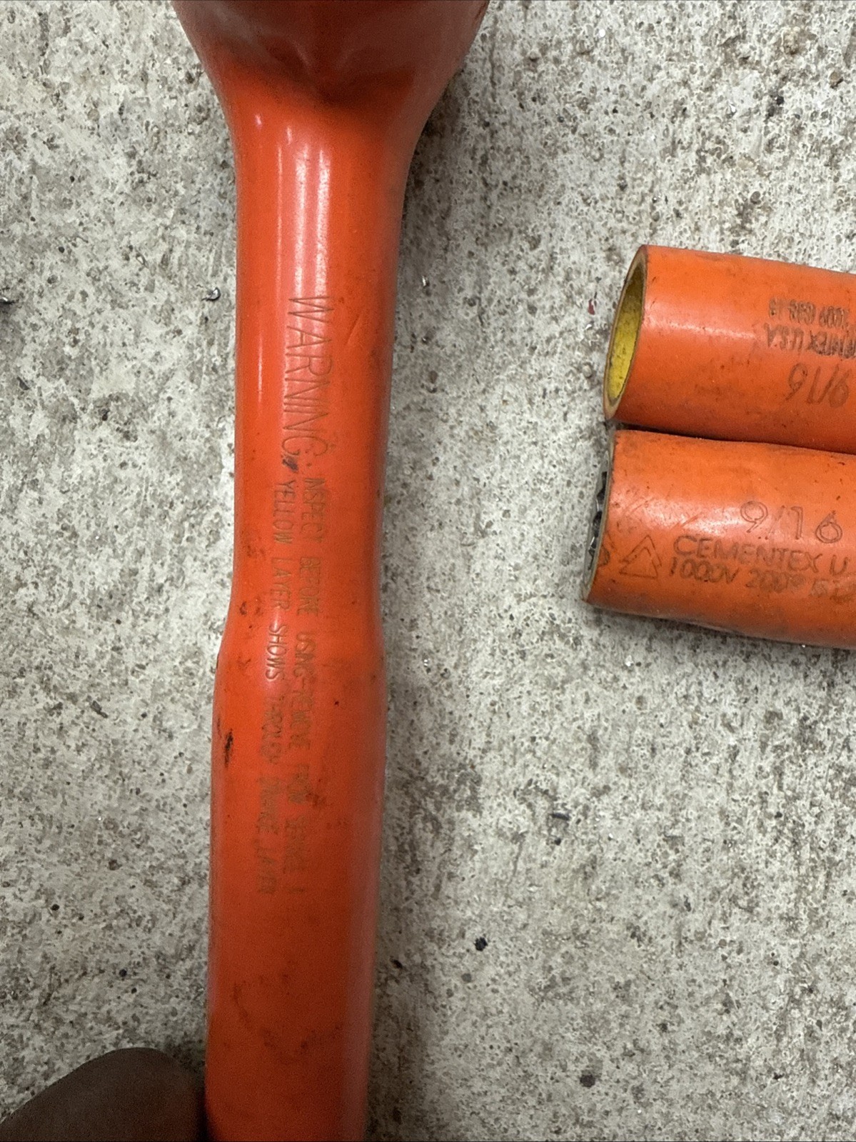 Cementex insulated tools ratchet/socket set IR38-LC with Sockets