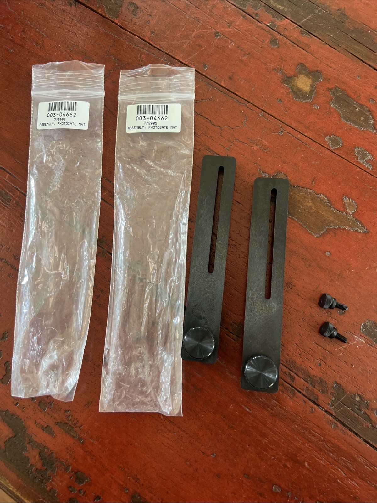 PASCO ME-9806 Photogate Brackets (2 Pack) - Dynamic Track Mounts Physics Lab