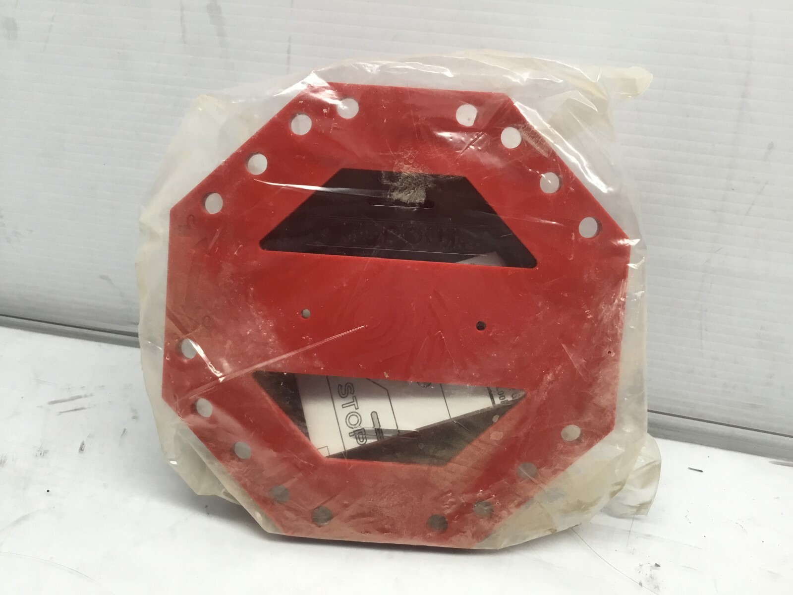 STOPOUT 45KY16 Group Lockout Box,Red,7-3/4" H  (KCC620)