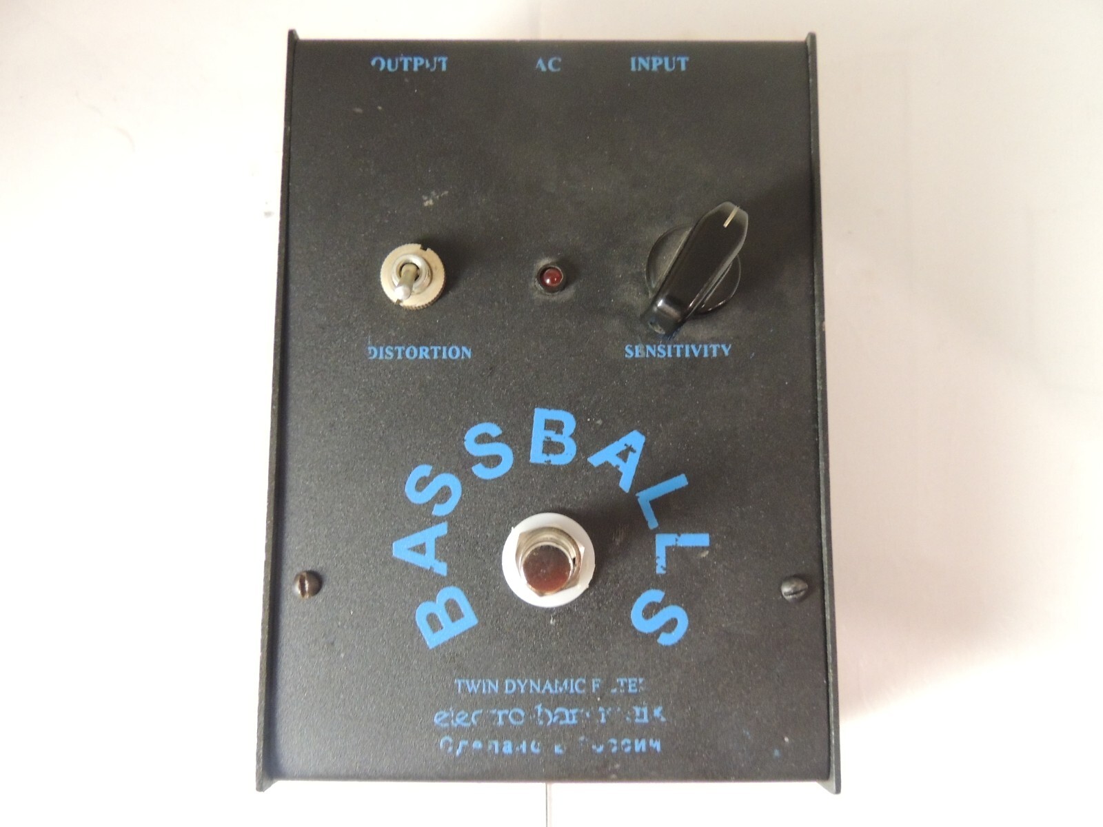 Electro Harmonix Sovtek BassBalls Bass Envelope Filter Effects Pedal Black Box
