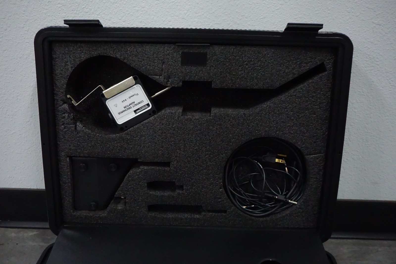 Schaffner NSG 432 Static Discharge Simulator ESD Gun EMC Test Kit in Case