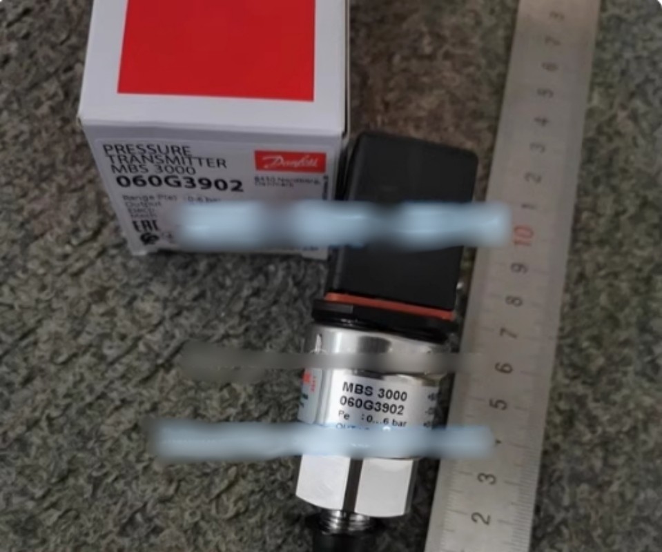 Danfoss 060G3902 pressure transmitter for UPS or DHL fast delivery