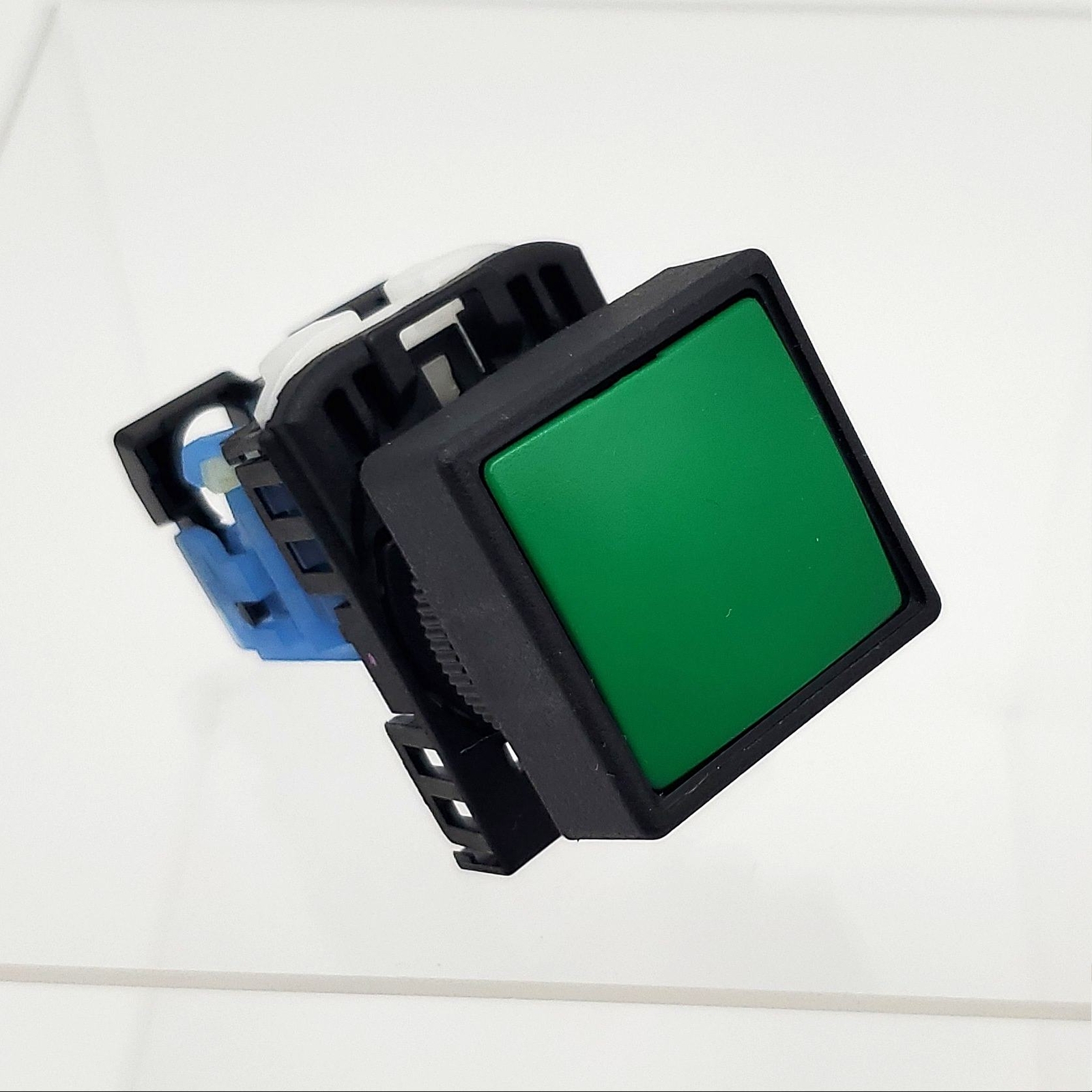Fuji AR22F0S-10G Momentary Switch Push Button Green 22mm Square