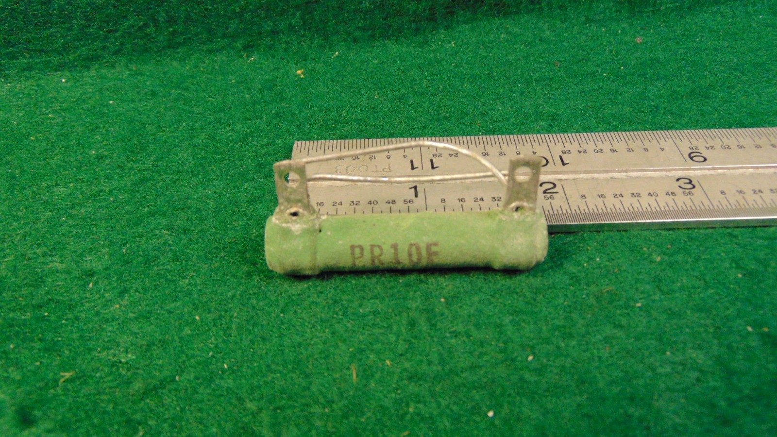 (1) CLAROSTAT GREENOHM PR-10-F 225 OHM 10 WATT FIXED  RESISTOR NOS