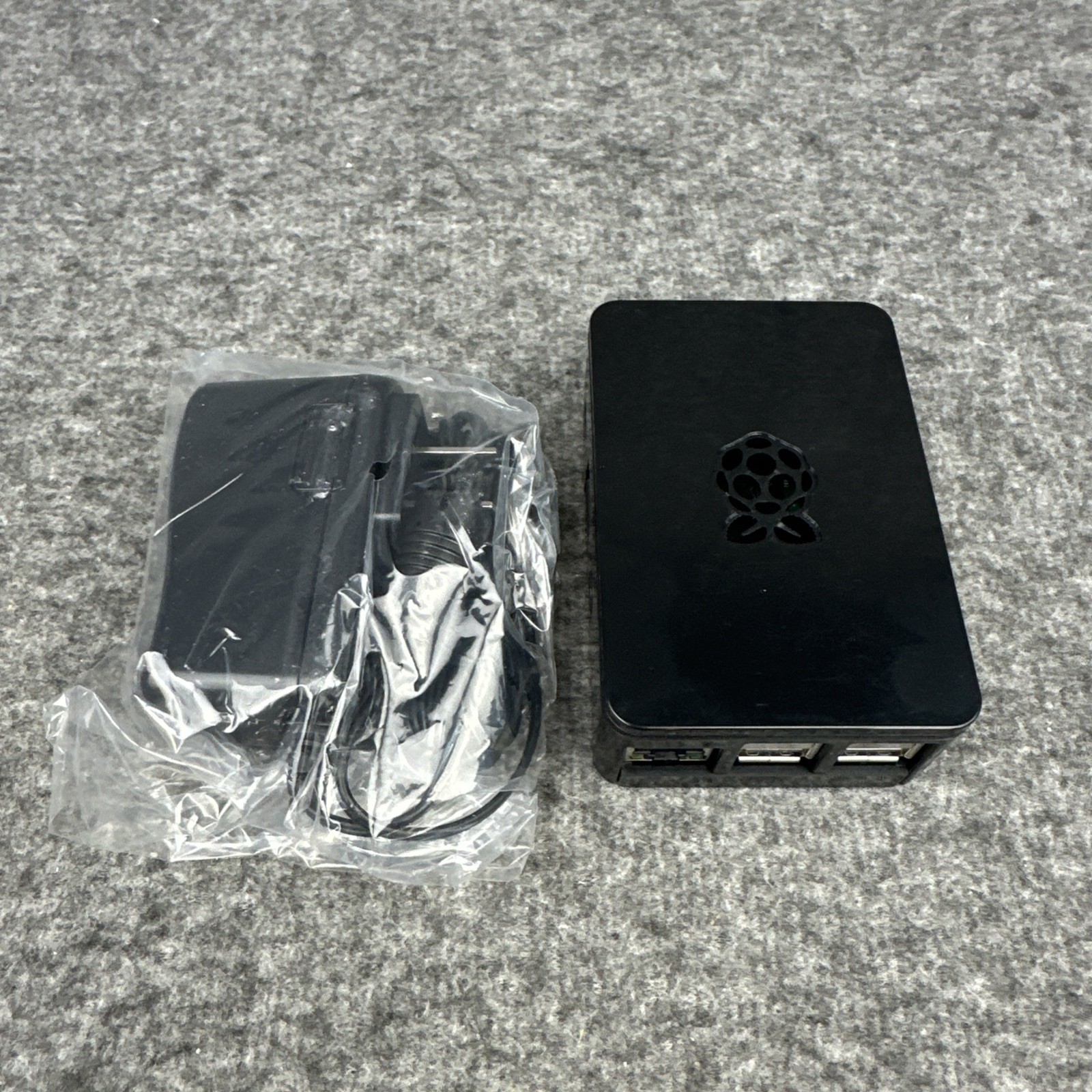 Raspberry Pi 3 Starter Kit Canakit Black Case, 32GB SD Card 2.5A Adapter Python