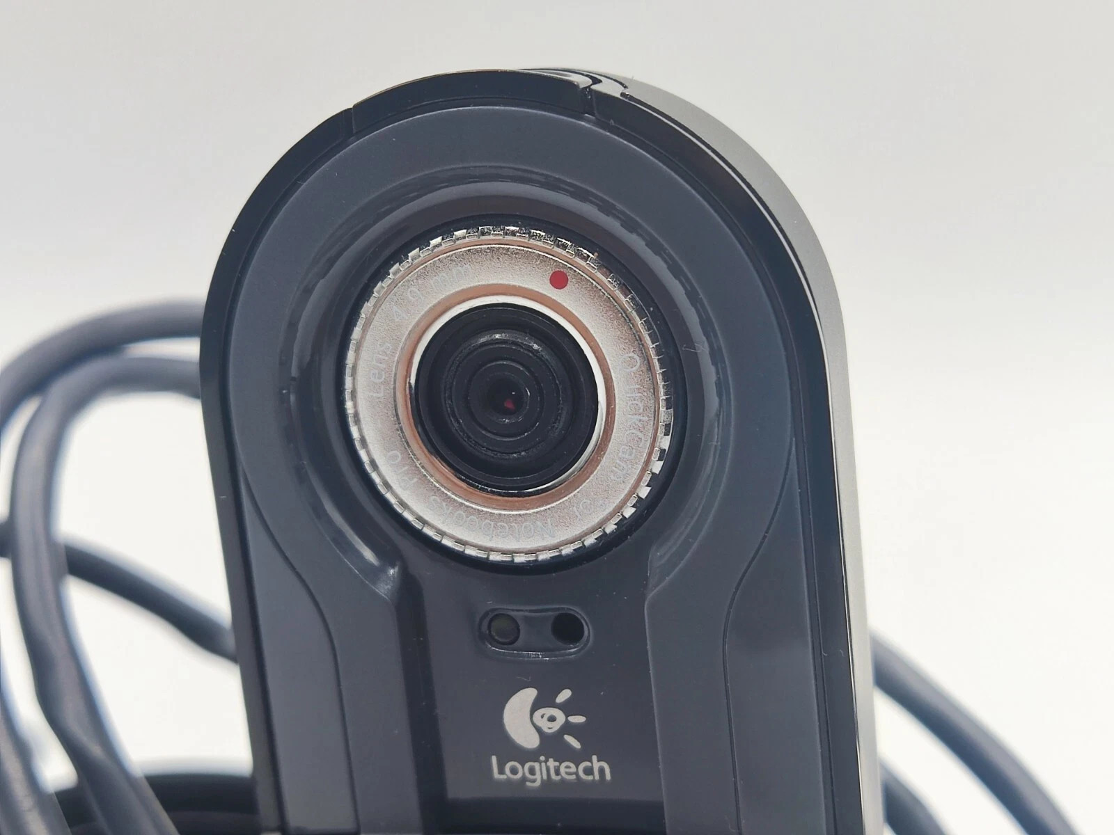 Logitech Wired V-UJ15 USB Webcam WAMERA w/ Carrying Case 1