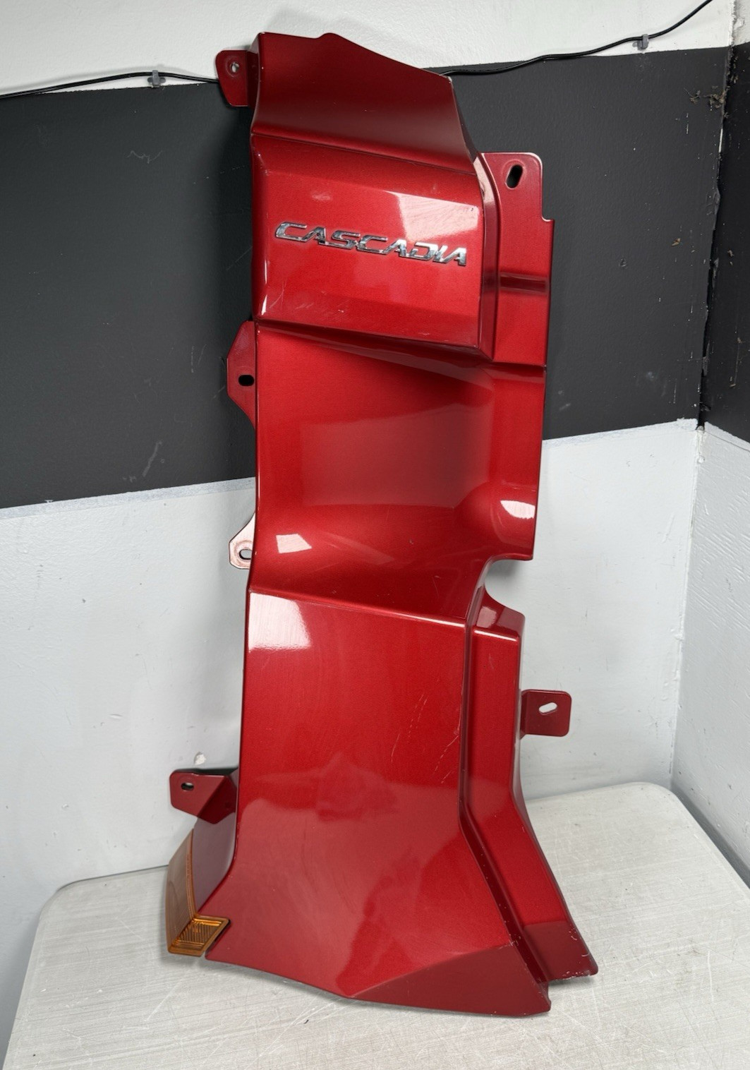 2018-2024 FREIGHTLINER CASCADIA 126 FRONT RIGHT SIDE COWL PANEL *1799*