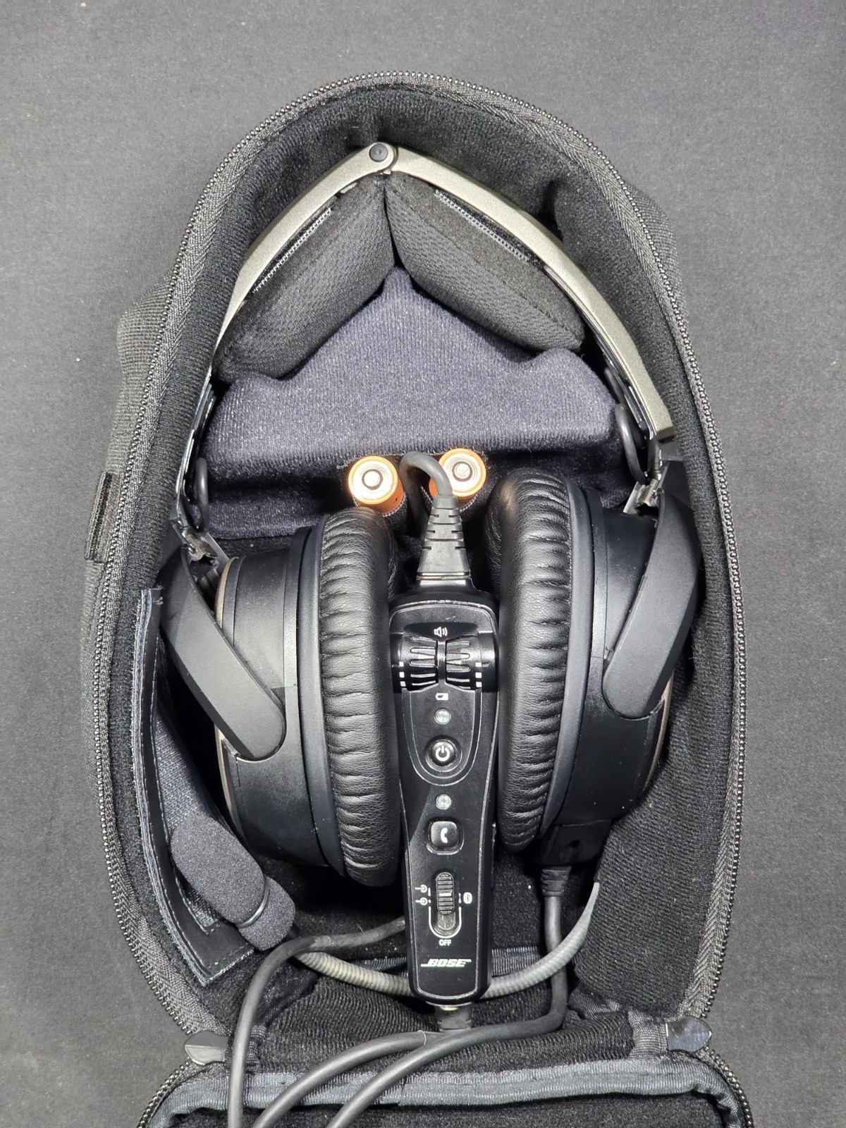 Bose A20 Aviation Headset with LEMO 6 Pin Plug, Bluetooth and Soft Case.